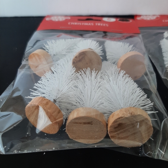 Bottlebrush Trees Christmas House Seasonal Collection Lot of 2 White Home Decor - Picture 5 of 8